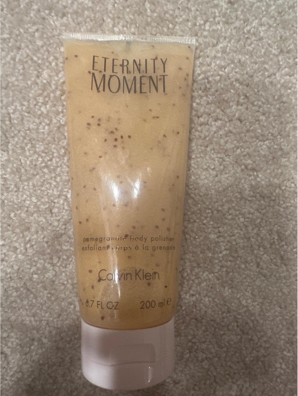 (1)Calvin Klein Eternity Moment Pomegranate Body Polisher 200ml